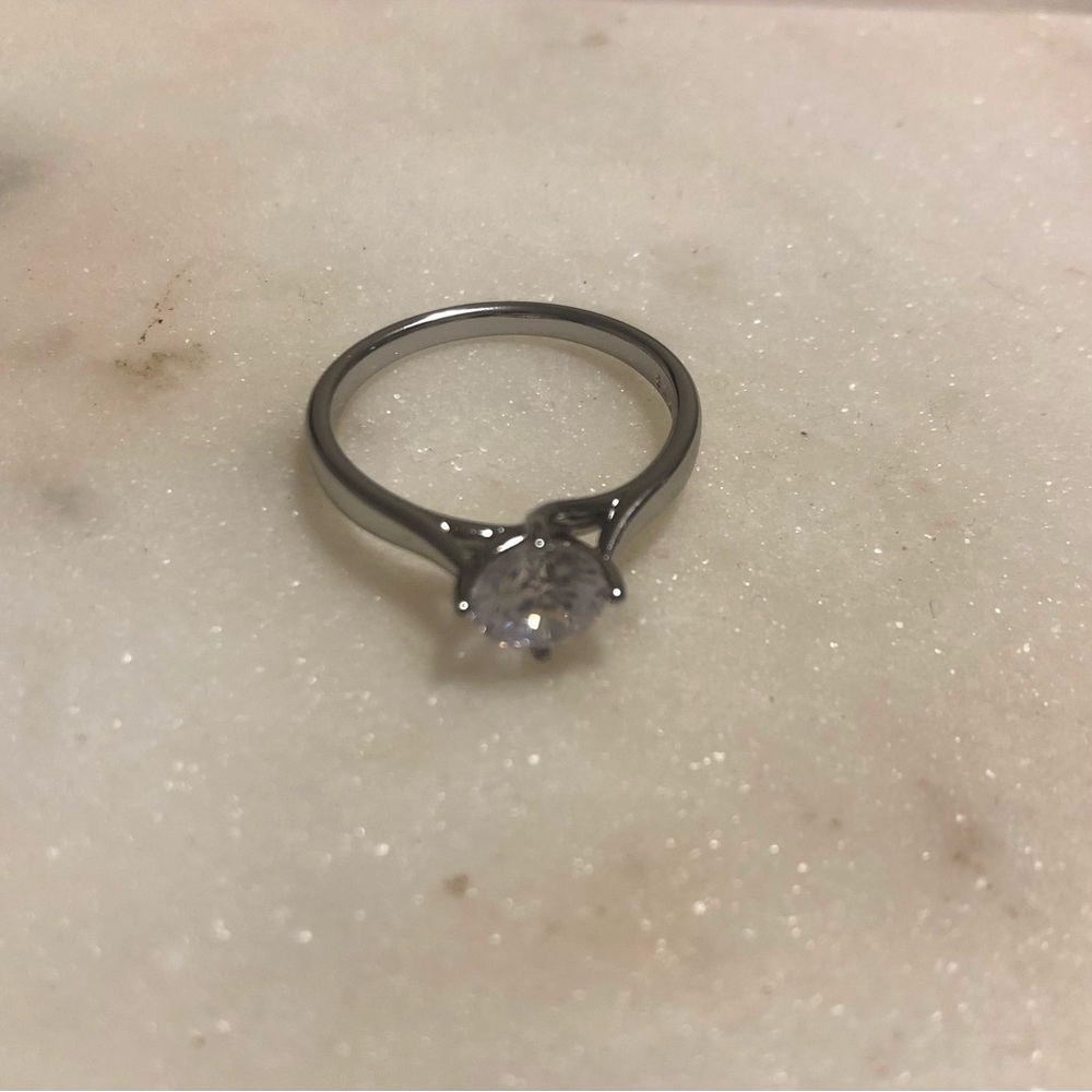 Solitaire Ring - White Rhodium - Picture 7 of 7
